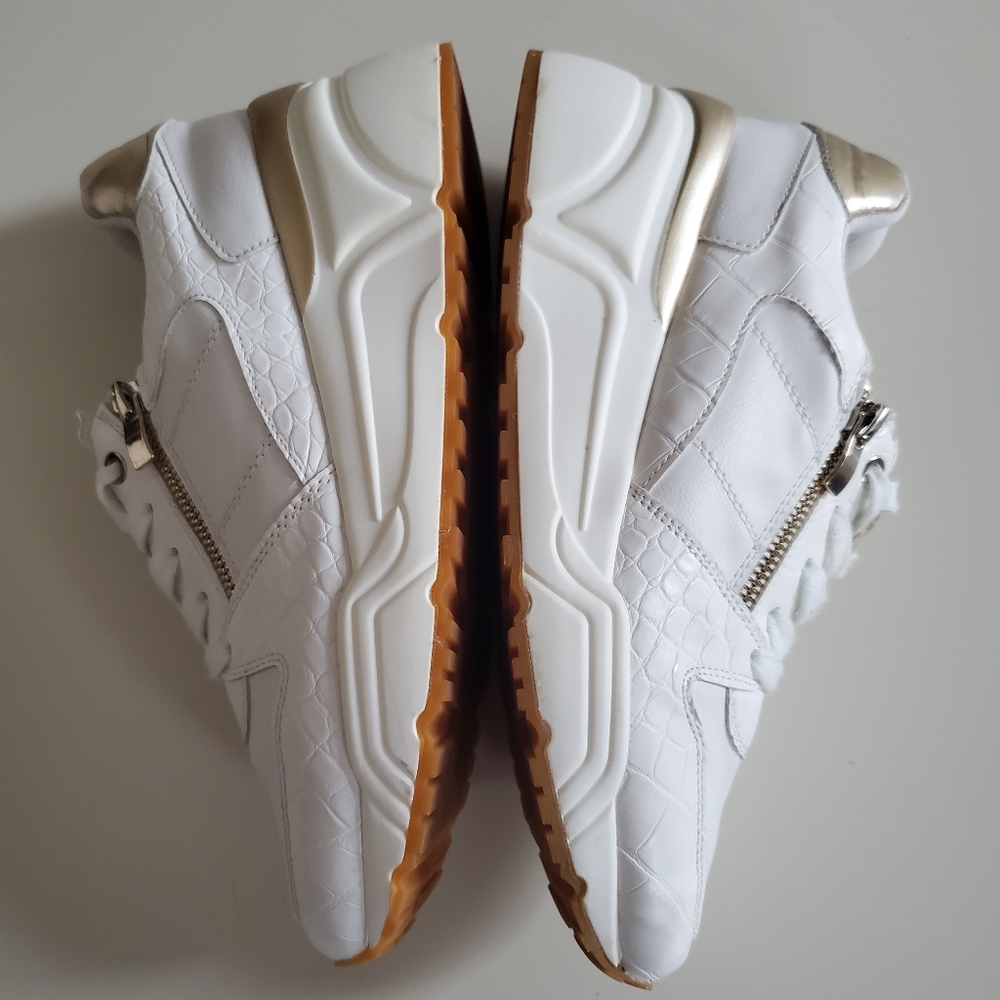 White with gold trim and side zipper runners - Picture 5 of 5